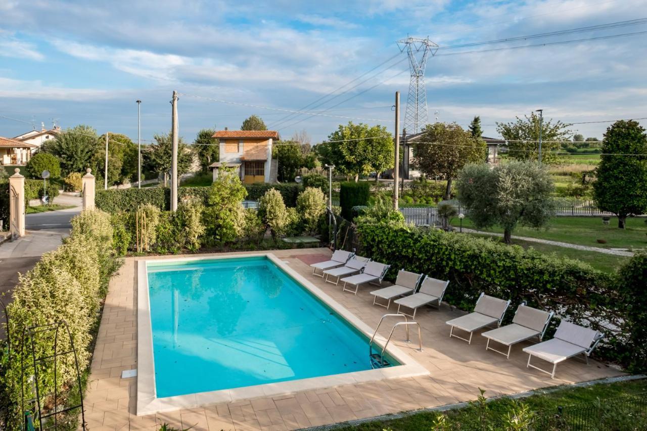 Apartamento Residenza Oleandro Desenzano del Garda Exterior foto