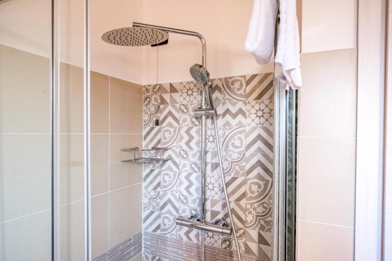 Apartamento Residenza Oleandro Desenzano del Garda Exterior foto